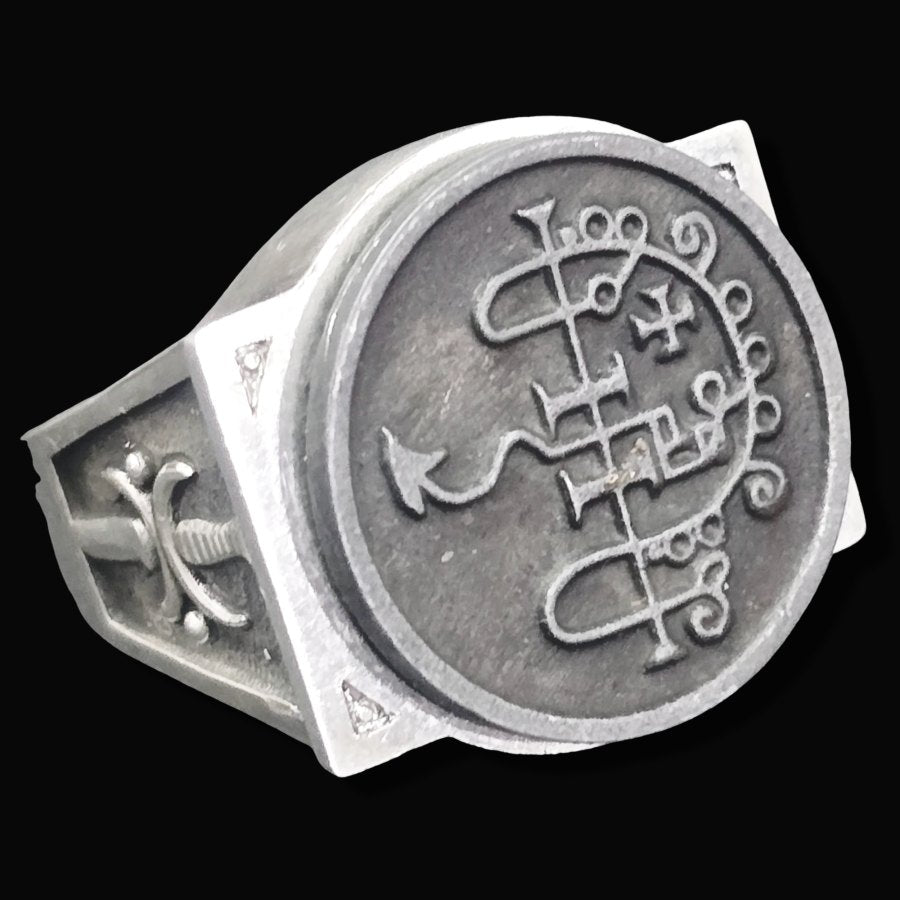 Demon Ring 32 KING ASMODAY 72 Demons Lesser Key of Solomon Goetia In Silver 2.2 cm x 1.8 cm 18 Gr Art 1810 - Bricks Masons