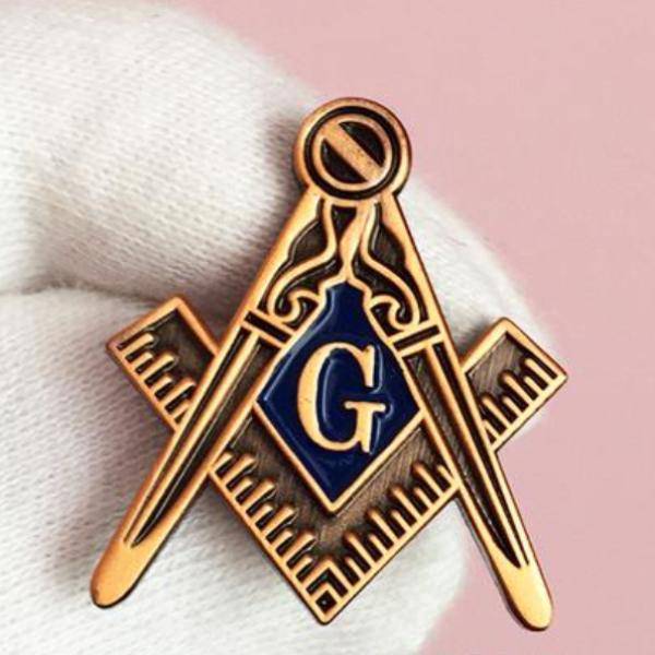 Master Mason Blue Lodge Lapel Pin - Square & Compasses G Motif - Bricks Masons
